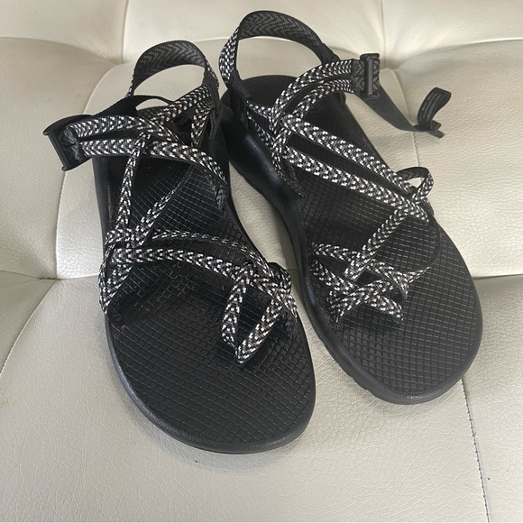 Chaco ZX/2 women’s Sandals black and white size 10 GUC - Picture 1 of 9